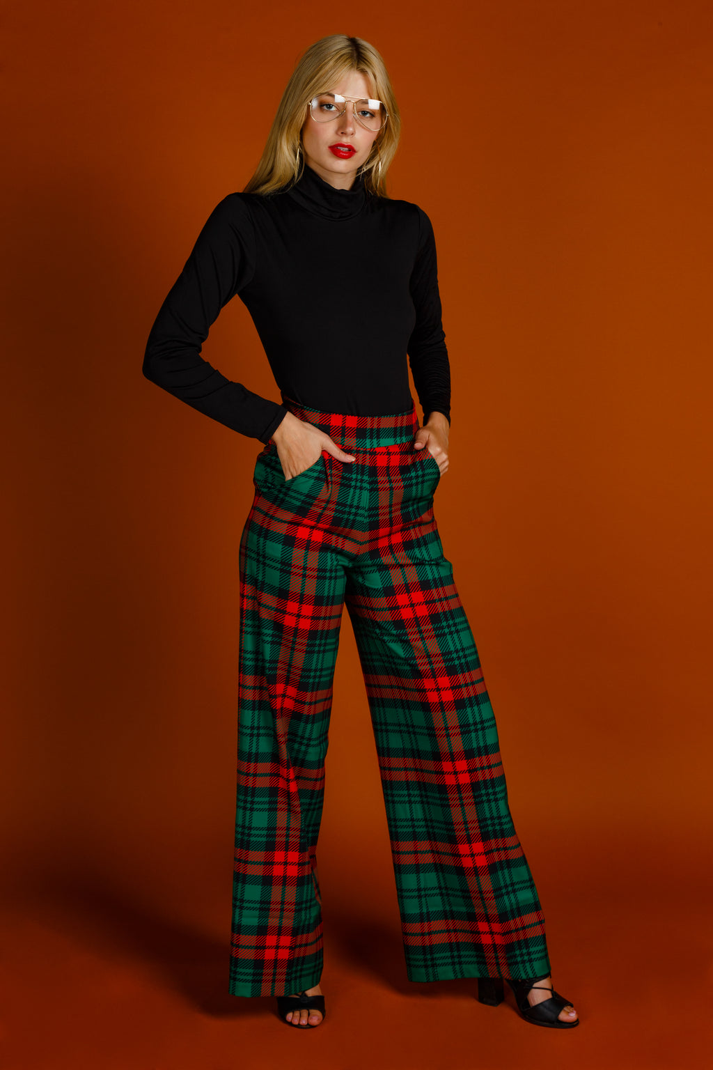 The Lincoln Log Love Lady | Women's Green Plaid Christmas Pants - Shinesty